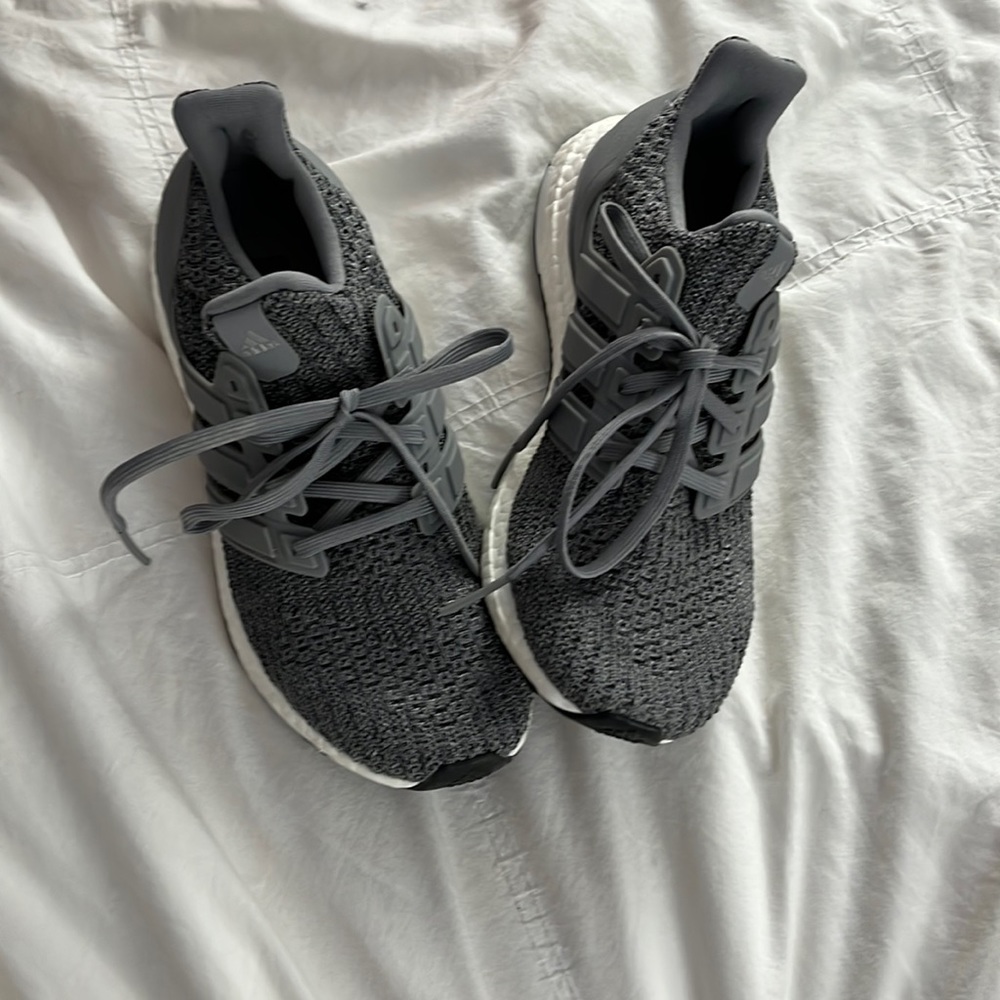 gray adidas shoes size 6 in woman’s